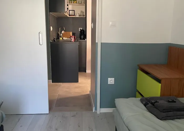 By Baza Academic アパート *