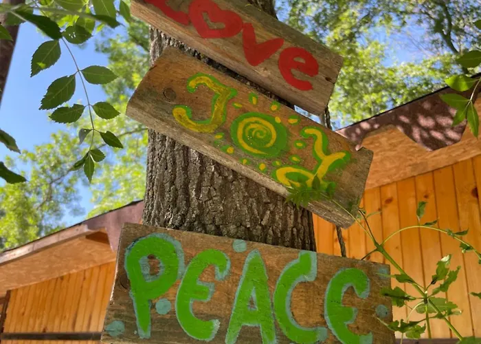 By Baza Academic アパート